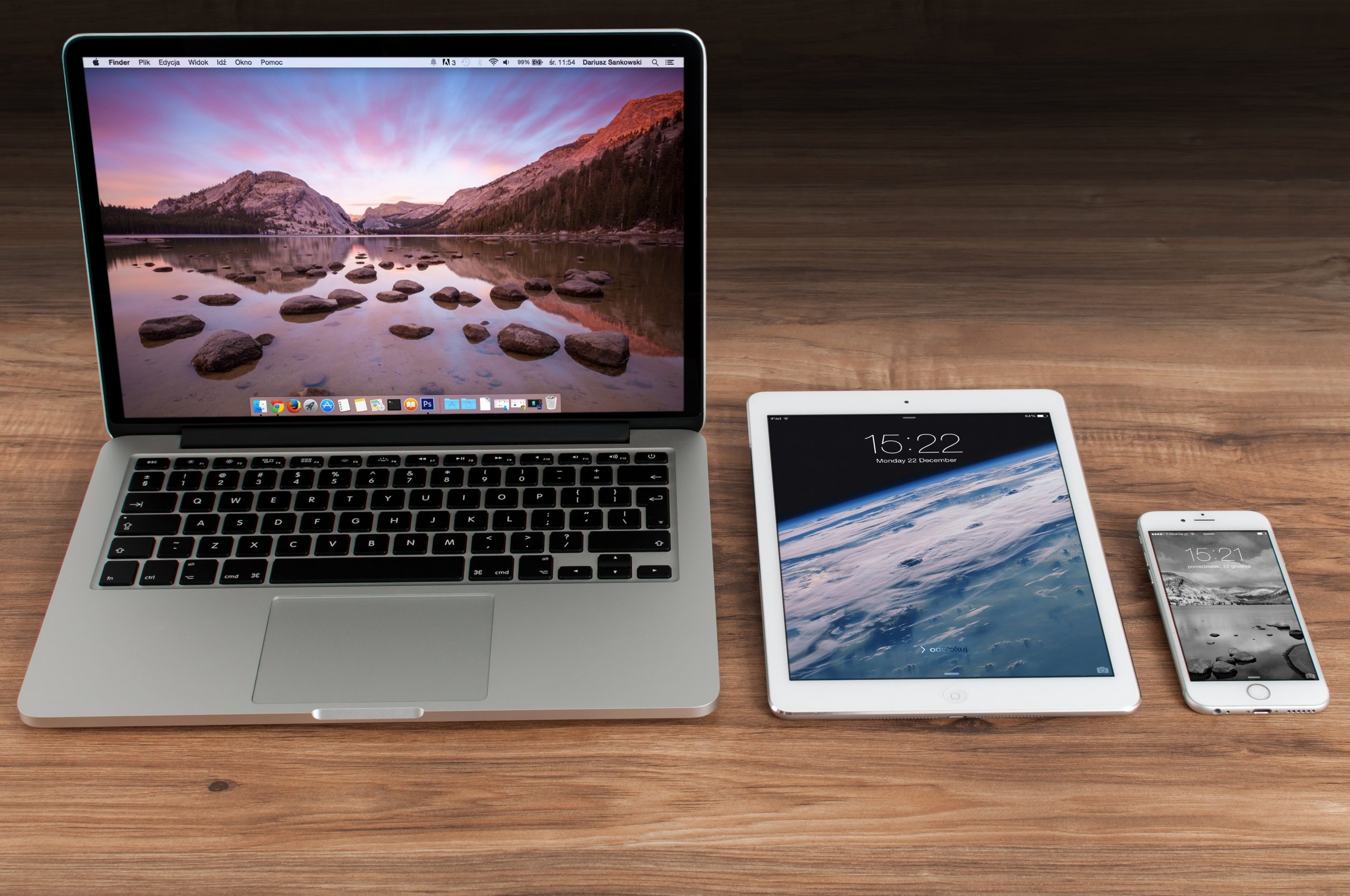 Mobile and Laptop Accessories to Ease Your Work-Life