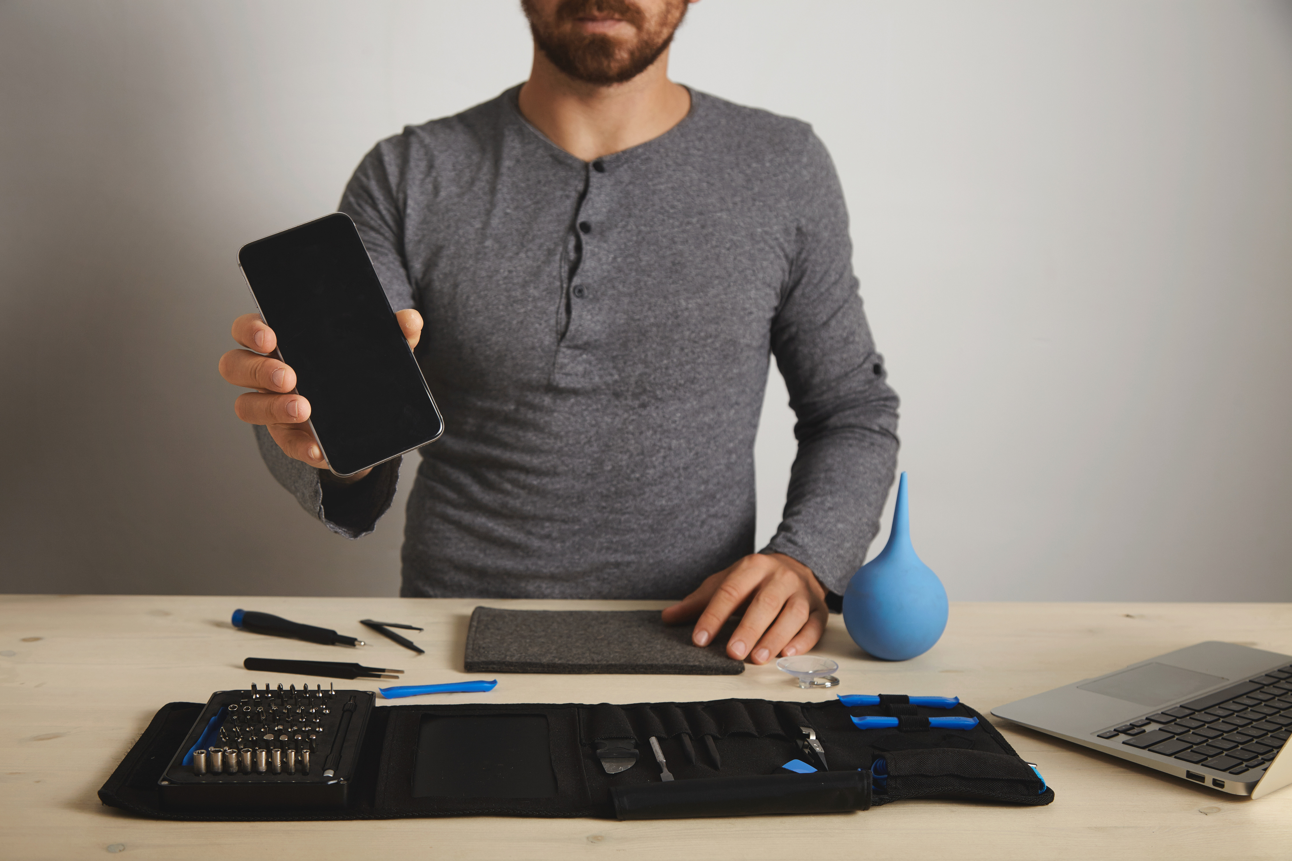 Difference Refurbished and Second-Hand Mobile Phones